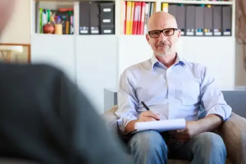 Jak zostać psychologiem szkolnym? Przewodnik: studia, praca, zarobki