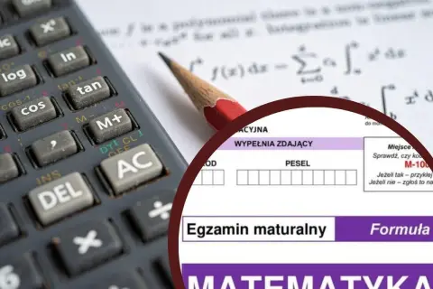 Kalkulator, ołówek i fragment arkusza egzaminu maturalnego z matematyki.
