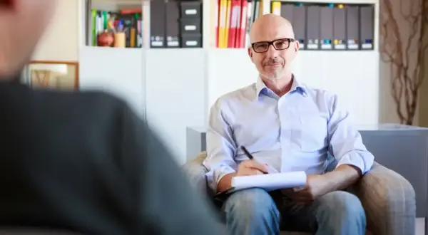 Jak zostać psychologiem szkolnym? Przewodnik: studia, praca, zarobki