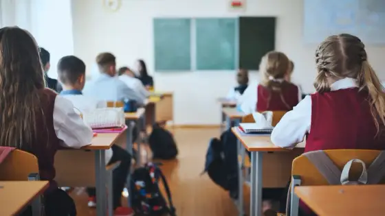 Co z reformą oświaty? Pełny przewodnik po zmianach 2025.